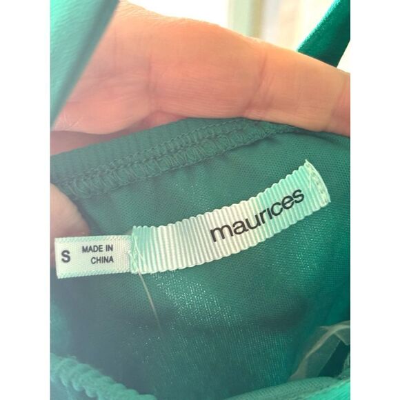 Maurice's Women's Size Small Emerald Green
Open Back Maxi Formal Dress • Wedding - Picture 10 of 12